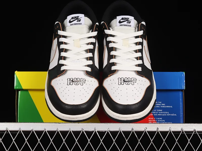 All Categories Nk SB Dunk Series Nk SB Dunk Low Low-top sneakers F version HUF x Nk SB Dunk Low "San Francisco" Black and white Panda joint model SB low-top sports and leisure sneakers FD8775-001